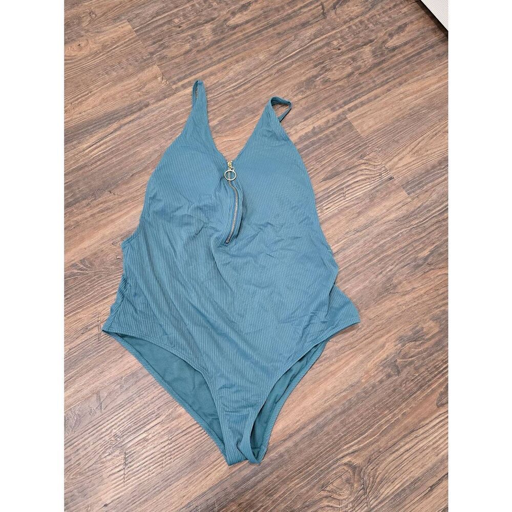 XOXO Teal Ribbed Zip Front One Piece Swimsuit Size 2X – Excellent Condition